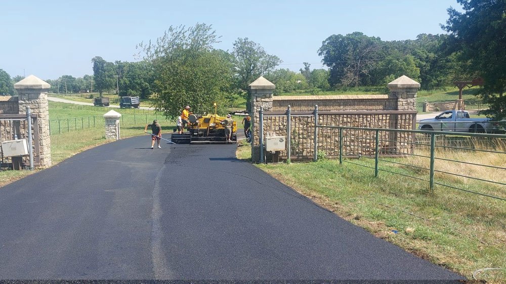Asphalt Sealcoating